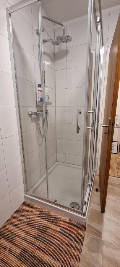 Waterfalls Apartment 2 特里贝格 外观 照片